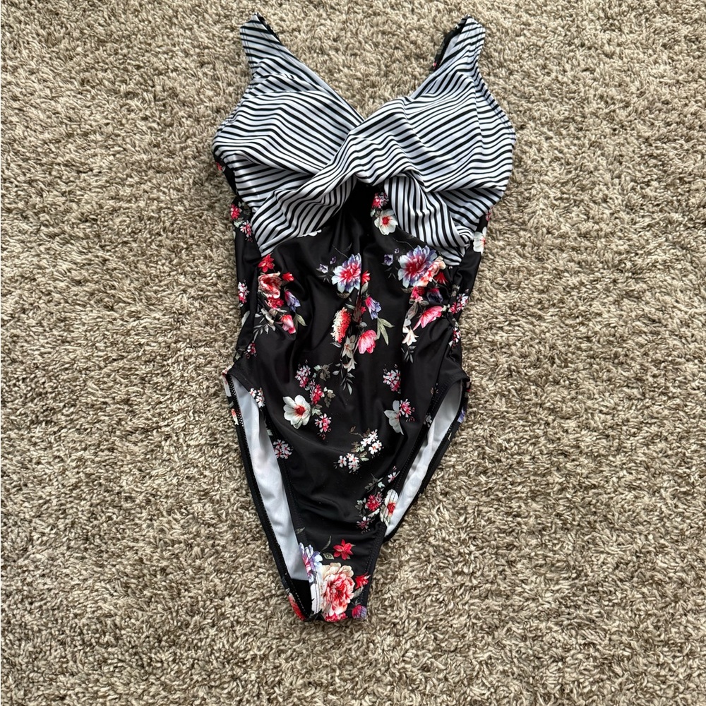Cupshe Black and White Floral Swimsuit